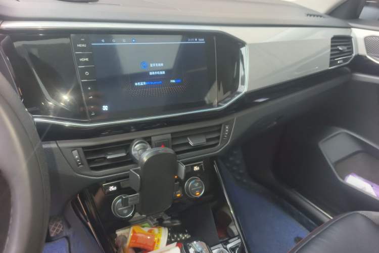 Used Volkswagen Tayron 2019 330TSI Two-Wheel Drive Luxury Model China VI Standard Audio And AC Panel