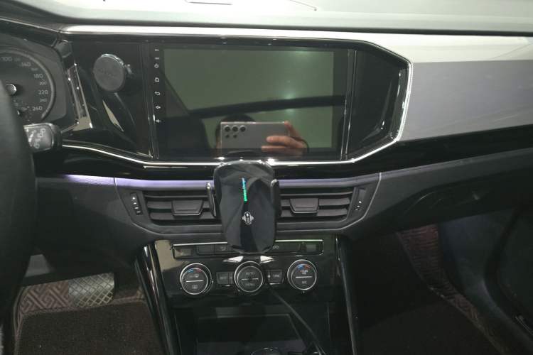 Used Volkswagen Tayron 2019 330TSI Four-Wheel Drive Luxury Version China V Standard Audio And AC Panel