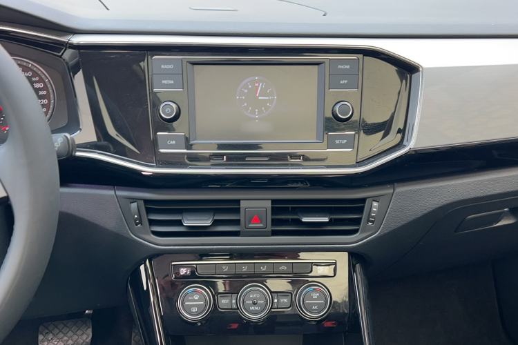Used Volkswagen Tayron 2019 330TSI Two-Wheel Drive Luxury Model China VI Standard Audio And AC Panel
