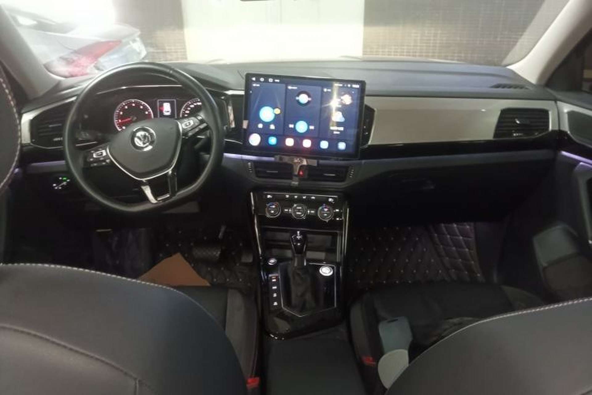 Used Volkswagen Tayron 2019 330TSI Two-Wheel Drive Luxury Model China VI Standard Center Console