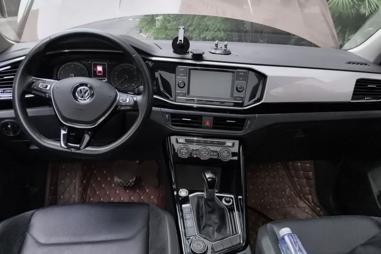 Used Volkswagen Tayron 2019 330TSI Four-Wheel Drive Luxury Version China VI Standard Center Console
