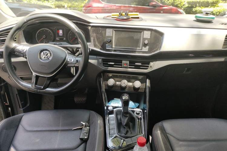 Used Volkswagen Tayron 2019 330TSI Two-Wheel Drive Luxury Model China VI Standard Center Console