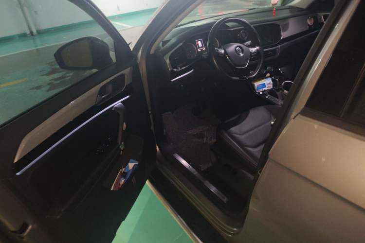 Used Volkswagen Tayron 2019 330TSI Two-Wheel Drive Luxury Model China VI Standard Driver Seat