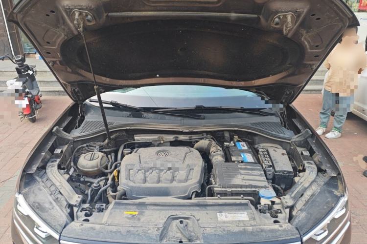 Used Volkswagen Tayron 2019 330TSI Two-Wheel Drive Luxury Model China VI Standard Engine Bay