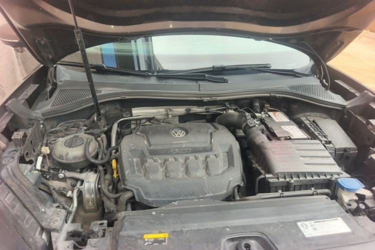 Used Volkswagen Tayron 2019 330TSI Two-Wheel Drive Luxury Model China VI Standard Engine Bay