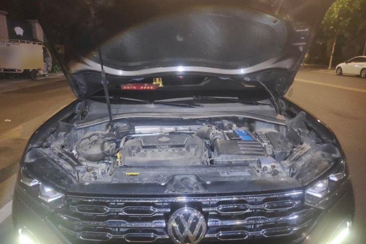 Used Volkswagen Tayron 2019 330TSI Two-Wheel Drive Luxury Model China VI Standard Engine Bay