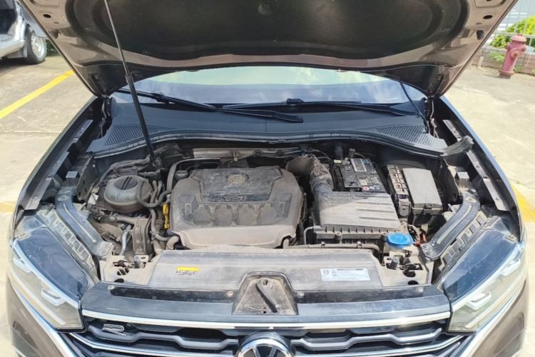 Used Volkswagen Tayron 2019 330TSI Two-Wheel-Drive Luxury Version China V Emission Standard Engine Bay