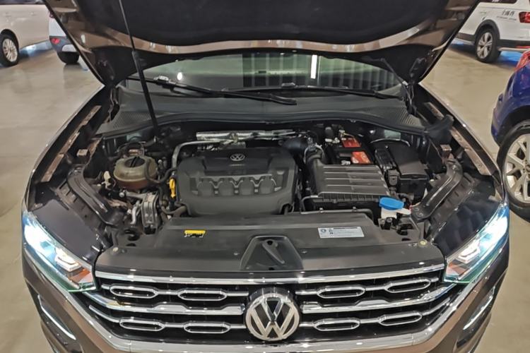 Used Volkswagen Tayron 2019 330TSI Four-Wheel Drive Luxury Version China VI Standard Engine Bay
