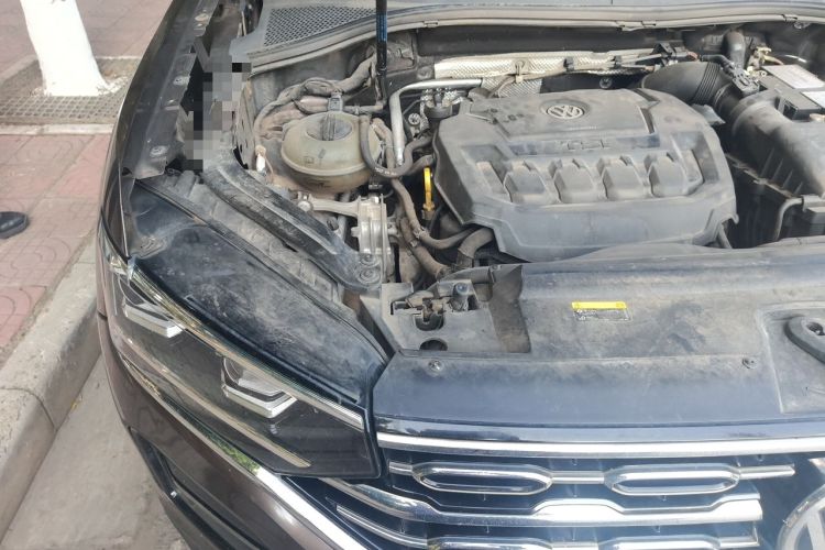 Used Volkswagen Tayron 2019 330TSI Two-Wheel Drive Luxury Model China VI Standard Engine Bay Right