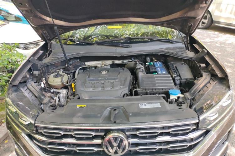 Used Volkswagen Tayron 2019 330TSI Two-Wheel Drive Luxury Model China VI Standard Engine Bay