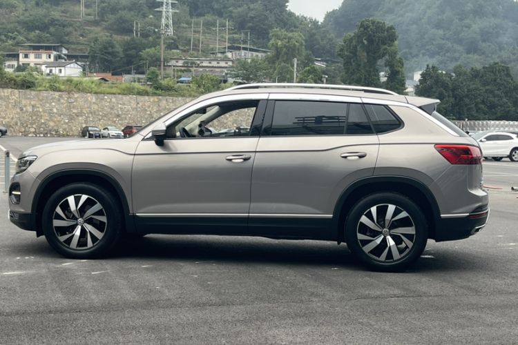 Used Volkswagen Tayron 2019 330TSI Two-Wheel Drive Luxury Model China VI Standard Exterior 2