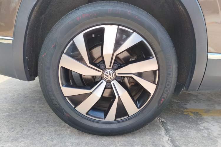Used Volkswagen Tayron 2019 330TSI Two-Wheel-Drive Luxury Version China V Emission Standard Exterior 5