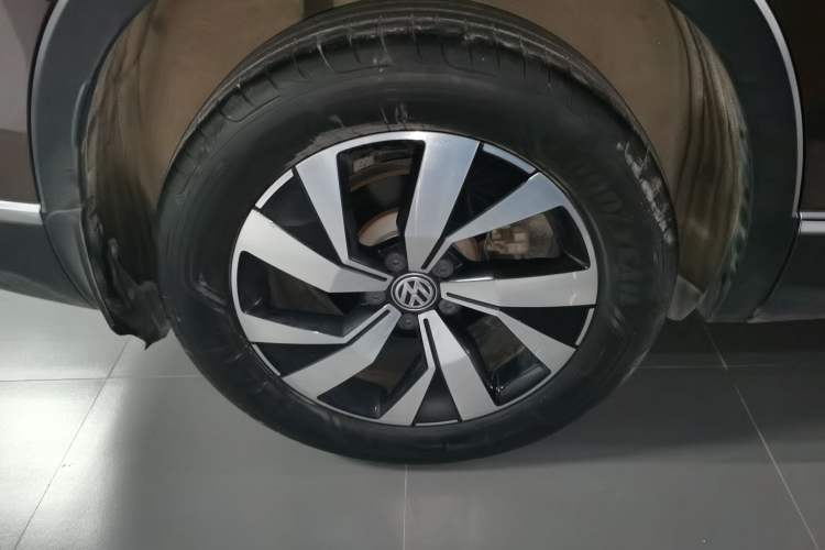 Used Volkswagen Tayron 2019 330TSI Two-Wheel-Drive Luxury Version China V Emission Standard Exterior 8