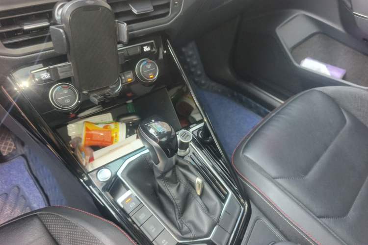 Used Volkswagen Tayron 2019 330TSI Two-Wheel Drive Luxury Model China VI Standard Gear Lever