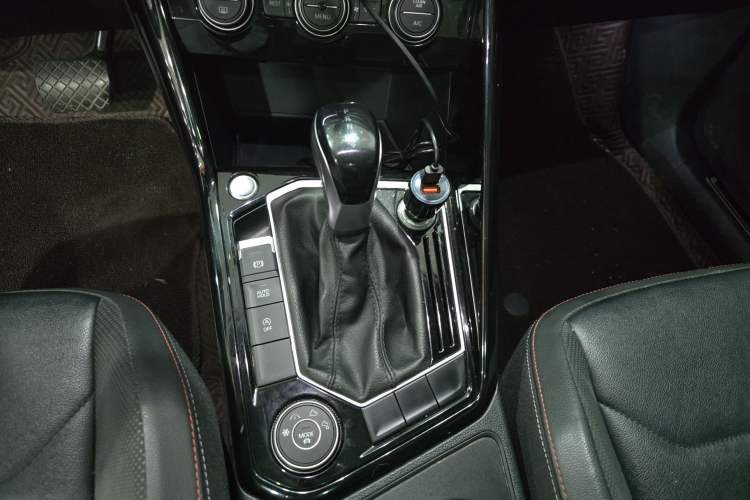 Used Volkswagen Tayron 2019 330TSI Four-Wheel Drive Luxury Version China V Standard Gear Lever