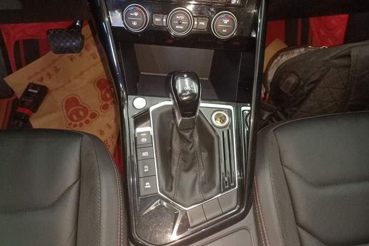 Used Volkswagen Tayron 2019 330TSI Two-Wheel Drive Luxury Model China VI Standard Gear Lever
