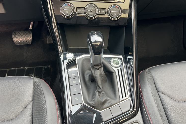 Used Volkswagen Tayron 2019 330TSI Two-Wheel Drive Luxury Model China VI Standard Gear Lever
