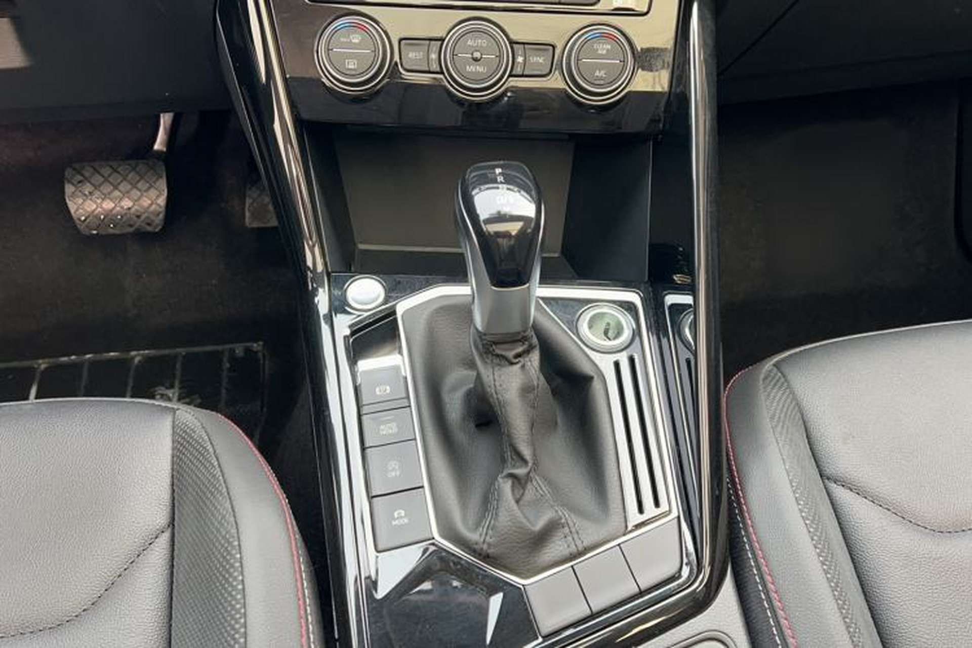 Used Volkswagen Tayron 2019 330TSI Two-Wheel Drive Luxury Model China VI Standard Gear Lever