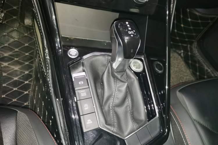 Used Volkswagen Tayron 2019 330TSI Two-Wheel-Drive Luxury Version China V Emission Standard Gear Lever