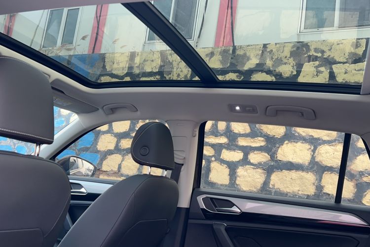 Used Volkswagen Tayron 2019 330TSI Two-Wheel Drive Luxury Model China VI Standard Headliner