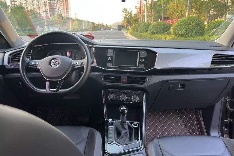 Used Volkswagen Tayron 2019 330TSI Two-Wheel Drive Luxury Model China VI Standard Interior 1