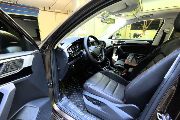 Used Volkswagen Tayron 2019 330TSI Two-Wheel Drive Luxury Model China VI Standard Interior 1