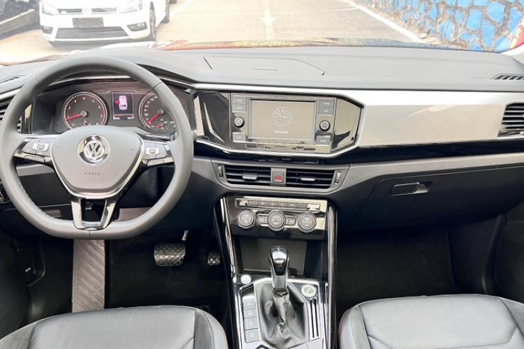 Used Volkswagen Tayron 2019 330TSI Two-Wheel Drive Luxury Model China VI Standard Interior 3