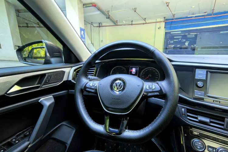Used Volkswagen Tayron 2019 330TSI Two-Wheel Drive Luxury Model China VI Standard Interior 3
