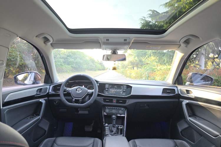 Used Volkswagen Tayron 2019 330TSI Two-Wheel-Drive Luxury Plus China VI Standard Interior 3