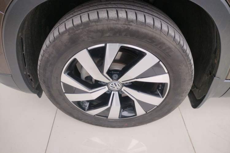 Used Volkswagen Tayron 2019 Teramont Edition 280TSI Two-Wheel Drive Luxury Model China VI Standard Left Front Wheel Hub