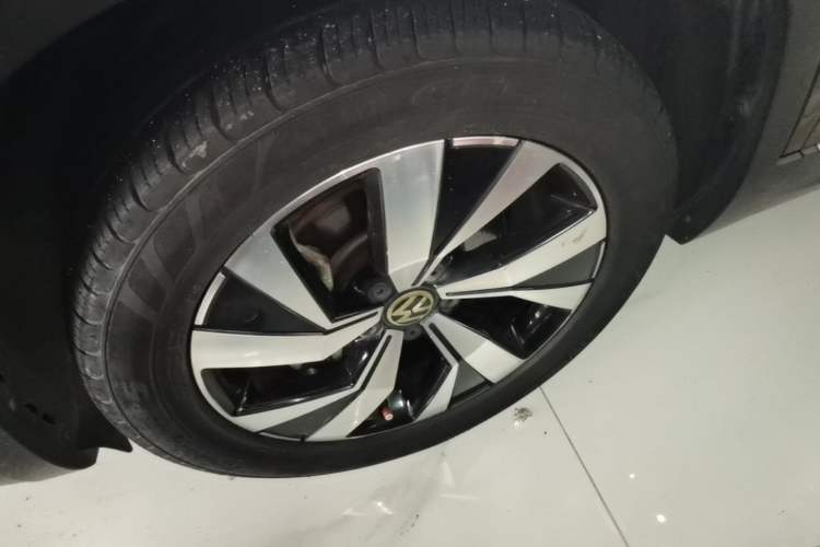 Used Volkswagen Tayron 2019 330TSI Two-Wheel Drive Luxury Model China VI Standard Left Front Wheel Hub