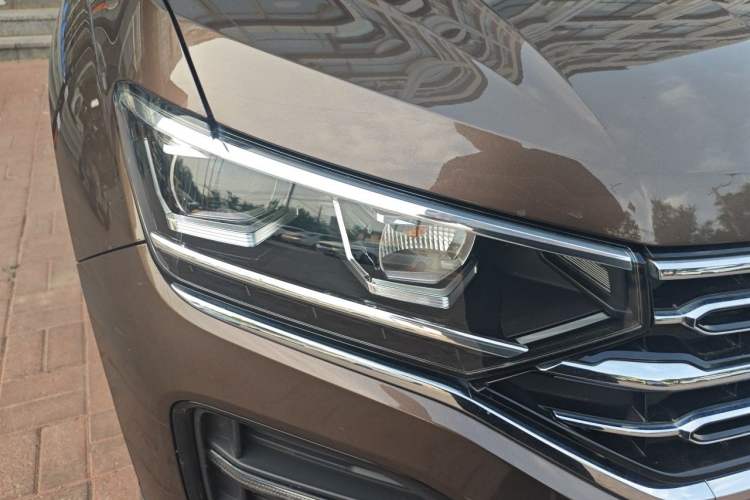 Used Volkswagen Tayron 2019 330TSI Two-Wheel Drive Luxury Model China VI Standard Right Front Headlight