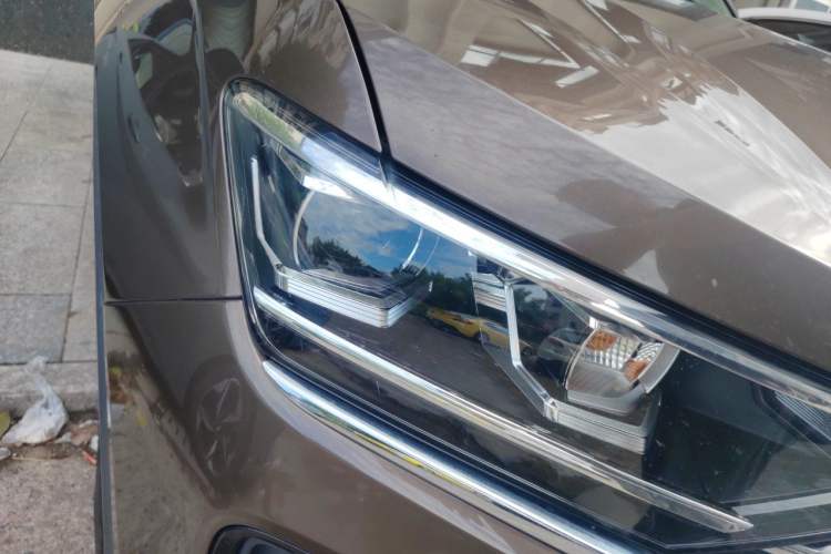 Used Volkswagen Tayron 2019 330TSI Two-Wheel Drive Luxury Model China VI Standard Right Front Headlight