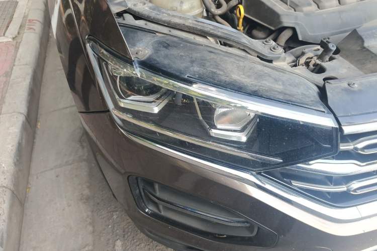 Used Volkswagen Tayron 2019 330TSI Two-Wheel Drive Luxury Model China VI Standard Right Front Headlight