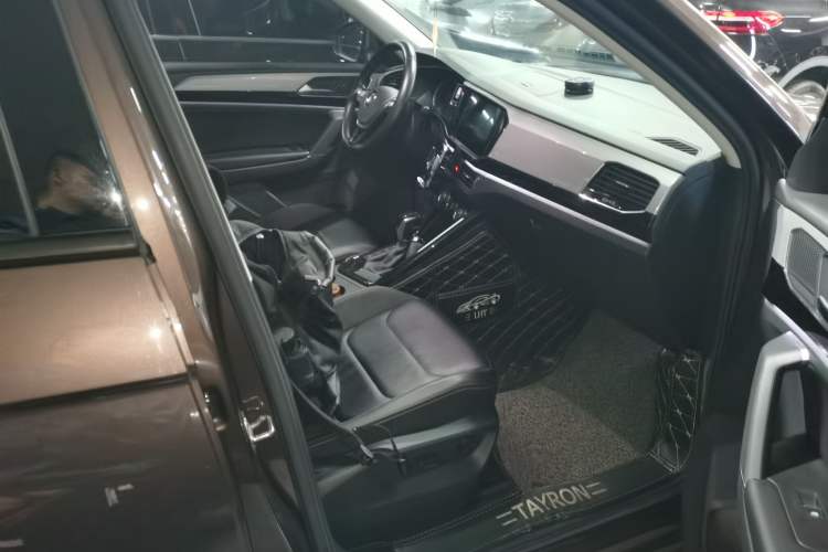 Used Volkswagen Tayron 2019 330TSI Two-Wheel-Drive Luxury Version China V Emission Standard Right Front Seat