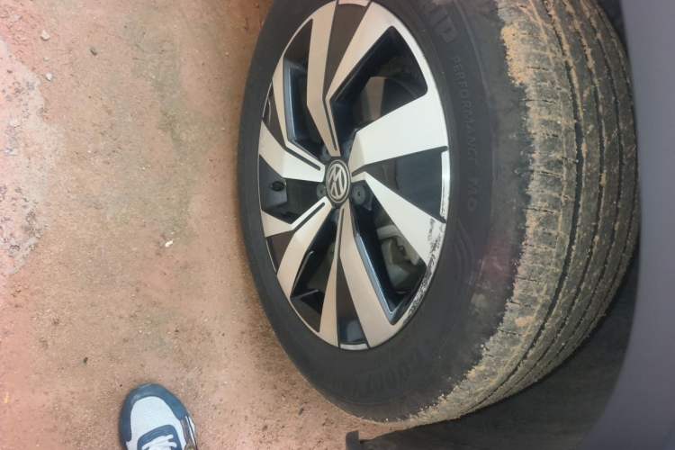 Used Volkswagen Tayron 2019 330TSI Two-Wheel Drive Luxury Model China VI Standard Right Front Wheel Hub