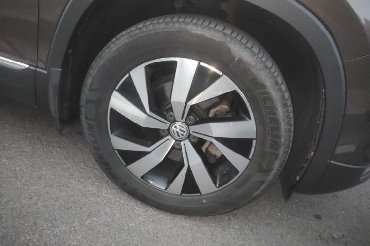 Used Volkswagen Tayron 2019 330TSI Two-Wheel Drive Luxury Model China VI Standard Right Front Wheel Hub