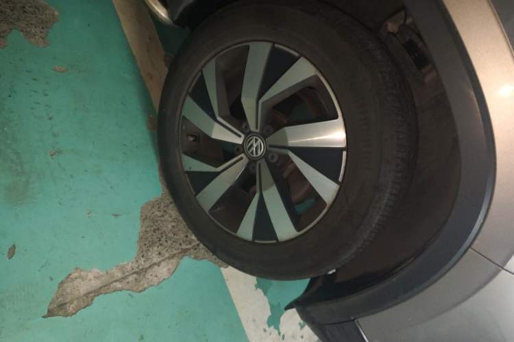 Used Volkswagen Tayron 2019 330TSI Two-Wheel Drive Luxury Model China VI Standard Right Front Wheel Hub