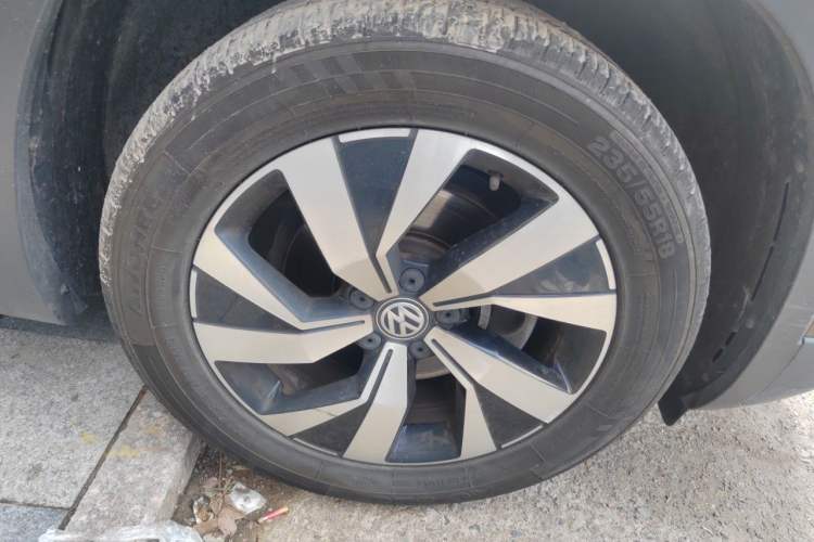 Used Volkswagen Tayron 2019 330TSI Two-Wheel Drive Luxury Model China VI Standard Right Front Wheel Hub
