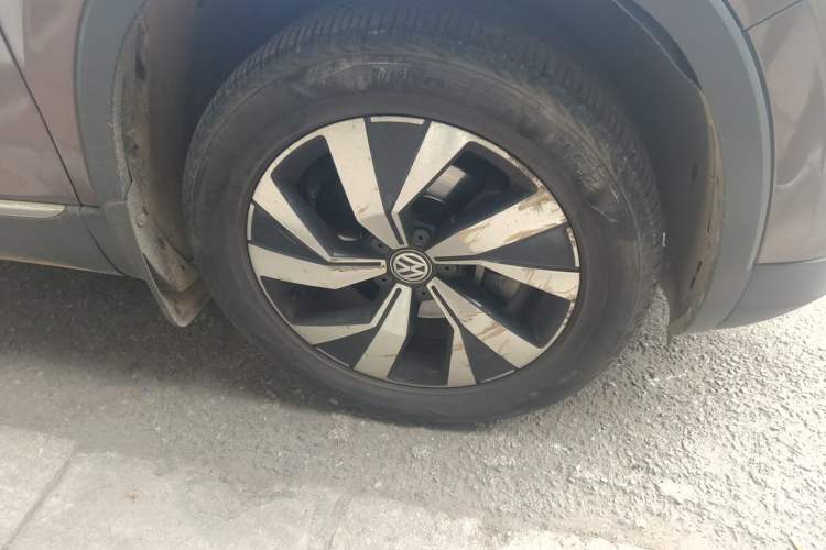 Used Volkswagen Tayron 2019 330TSI Two-Wheel Drive Luxury Model China VI Standard Right Front Wheel Hub