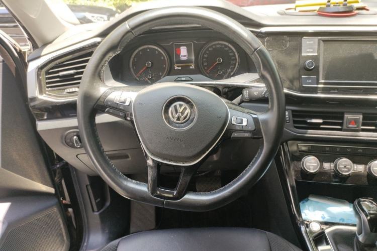 Used Volkswagen Tayron 2019 330TSI Two-Wheel Drive Luxury Model China VI Standard Steering Wheel