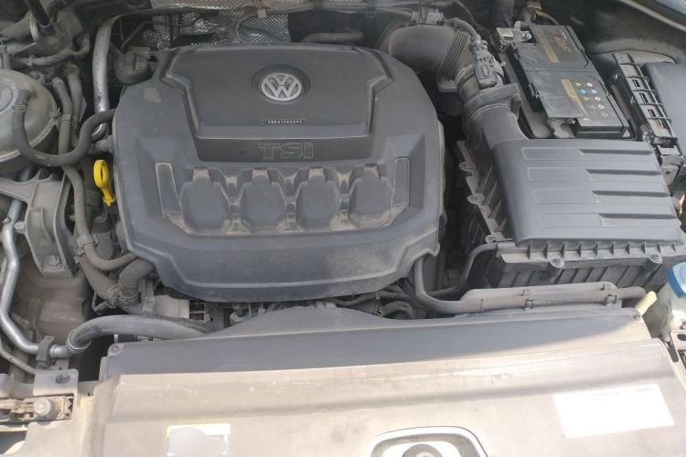 Used Volkswagen Tayron 2019 330TSI Two-Wheel Drive Luxury Model China VI Standard Engine Bay