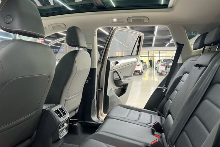 Used Volkswagen Tayron 2019 Teramont Edition 280TSI Two-Wheel Drive Luxury Model China VI Standard Interior 4