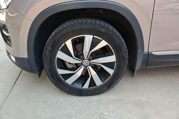Used Volkswagen Tayron 2019 330TSI Two-Wheel Drive Luxury Model China VI Standard Left Front Wheel Hub