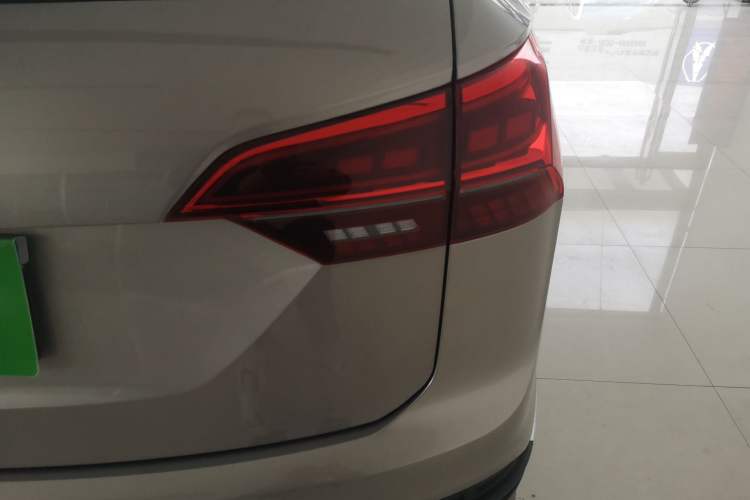 Used Volkswagen Tayron 2019 Teramont Edition 280TSI Two-Wheel Drive Luxury Model China VI Standard Right Rear Taillight
