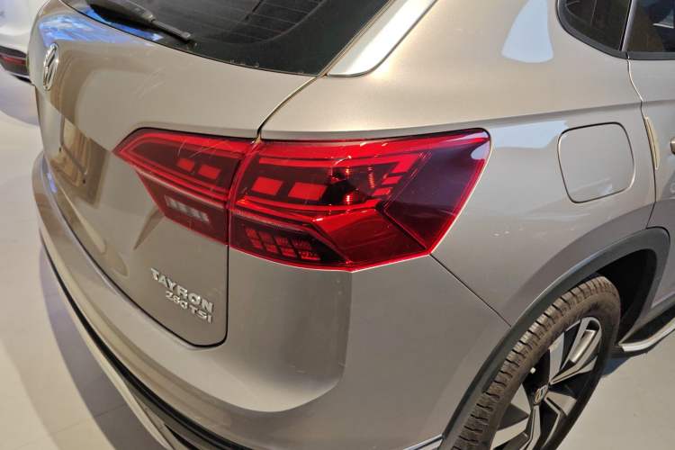 Used Volkswagen Tayron 2019 Teramont Edition 280TSI Two-Wheel Drive Luxury Model China VI Standard Right Rear Taillight