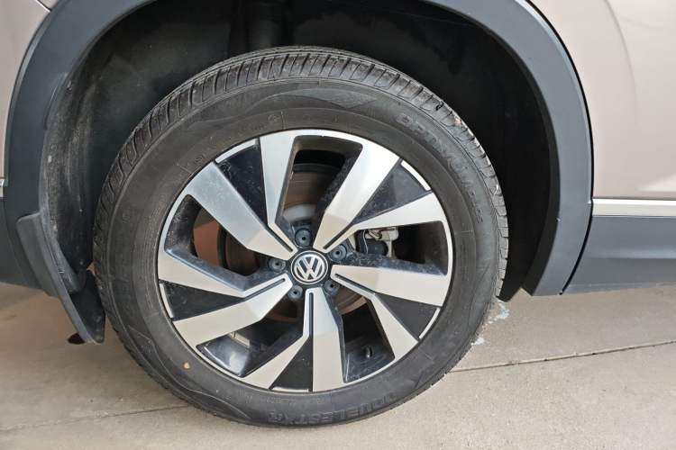 Used Volkswagen Tayron 2019 330TSI Two-Wheel Drive Luxury Model China VI Standard Right Rear Wheel Hub