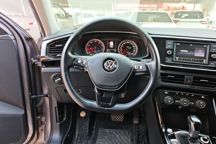 Used Volkswagen Tayron 2019 330TSI Two-Wheel Drive Luxury Model China VI Standard Steering Wheel