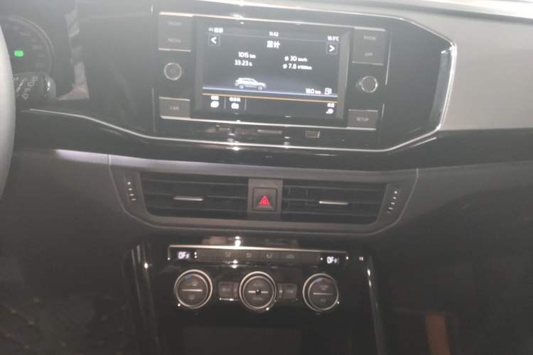 Used Volkswagen Tayron 2019 330TSI Two-Wheel-Drive Luxury Version China V Emission Standard Audio And AC Panel