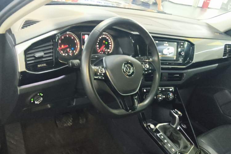 Used Volkswagen Tayron 2019 330TSI Two-Wheel Drive Luxury Model China VI Standard Center Console